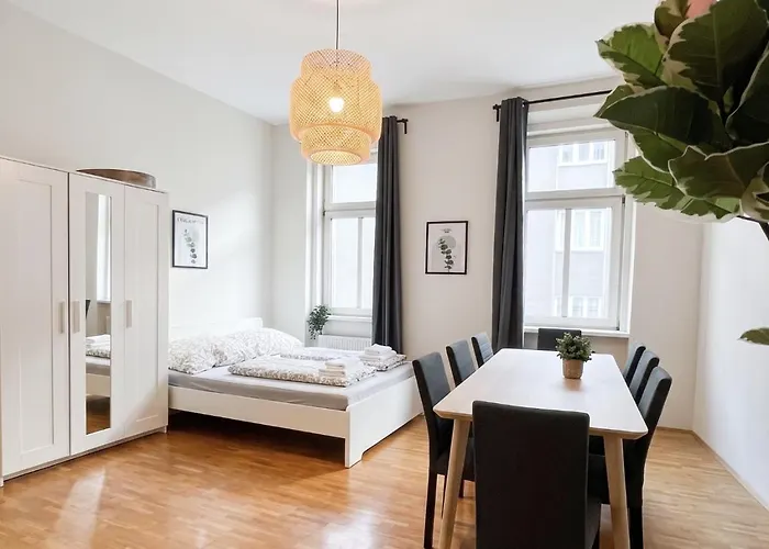 3-bedroom With Free Parking Διαμέρισμα