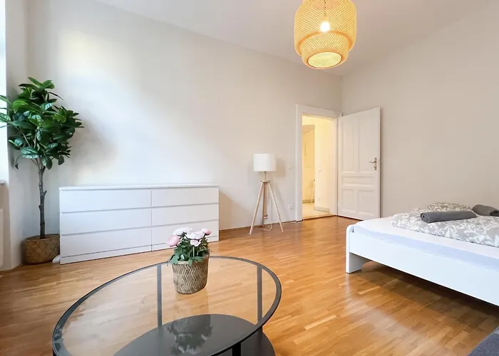 3-bedroom With Free Parking *